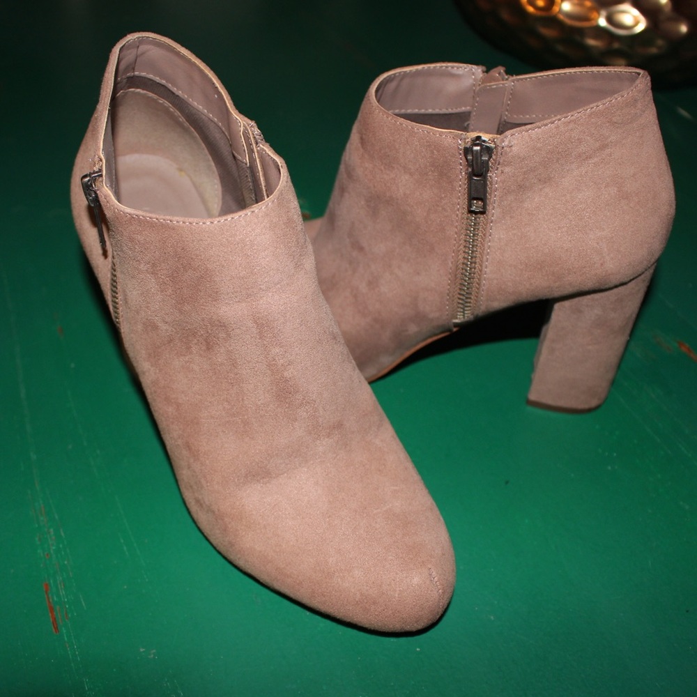 SUEDE BOOTIES